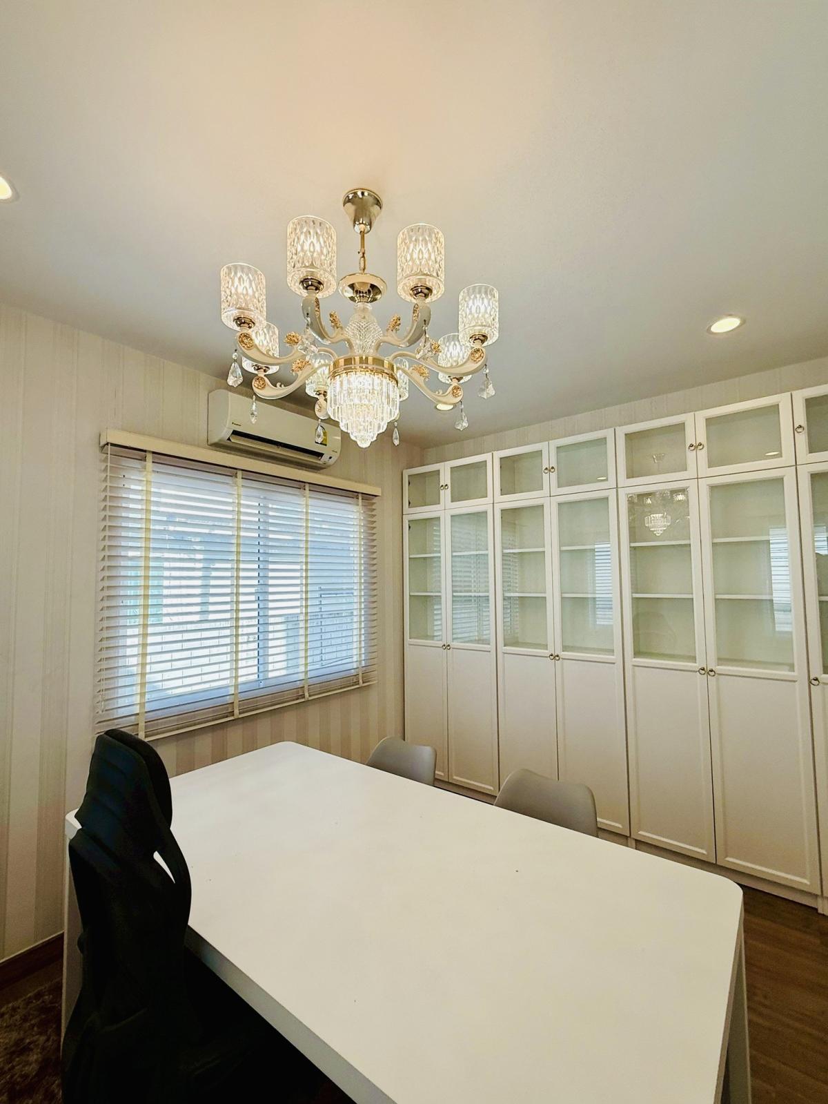 For RentHouseRathburana, Suksawat : 24/03/2026, Single house for rent, Centro Suksawat-Rama 3, ready to move in, 4 bedrooms, perfect in every area. 
New house, fully furnished, close to the expressway, convenient travel, starting at only 40,000 baht/month 0642748883