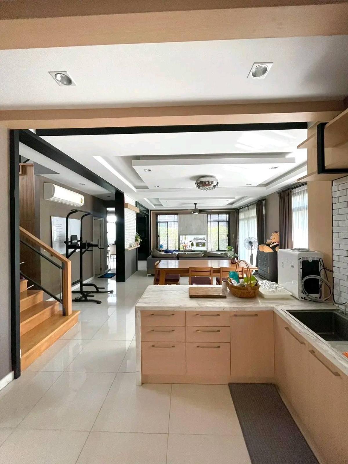 ขายบ้านพัฒนาการ ศรีนครินทร์ : 03/04/2026, The Palm Pattanakarn บ้านใหญ่ 4 ห้องนอน พร้อมพื้นที่กว้าง 
เช่าหรือซื้อได้ใจกลาง On Nut เริ่มต้น 150,000 บาทต่อเดือน 0642748883