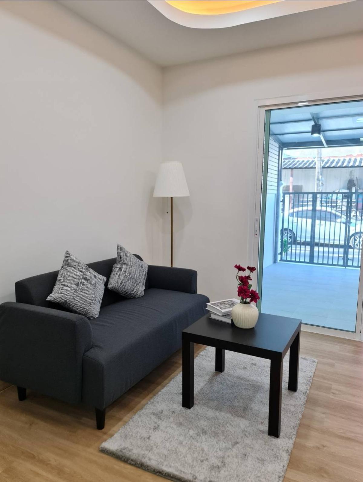 ขายทาวน์โฮมลาดพร้าว101 แฮปปี้แลนด์ : ขายทาวน์เฮ้าส์/ทาวน์โฮม  หมู่บ้าน เสนาวิลล่า 84 คลองจั่น เขต บางกะปิ กรุงเทพ CX-151217