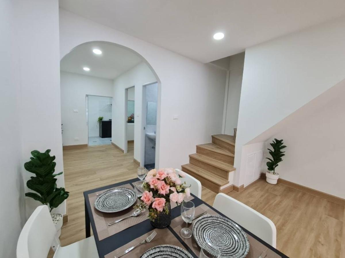 ขายทาวน์โฮมลาดพร้าว101 แฮปปี้แลนด์ : ขายทาวน์เฮ้าส์/ทาวน์โฮม  หมู่บ้าน เสนาวิลล่า 84 คลองจั่น เขต บางกะปิ กรุงเทพ CX-151217