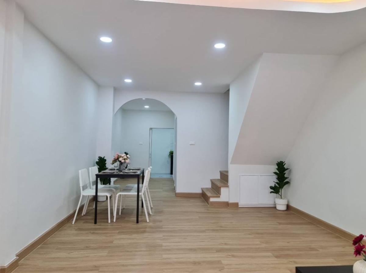 ขายทาวน์โฮมลาดพร้าว101 แฮปปี้แลนด์ : ขายทาวน์เฮ้าส์/ทาวน์โฮม  หมู่บ้าน เสนาวิลล่า 84 คลองจั่น เขต บางกะปิ กรุงเทพ CX-151217