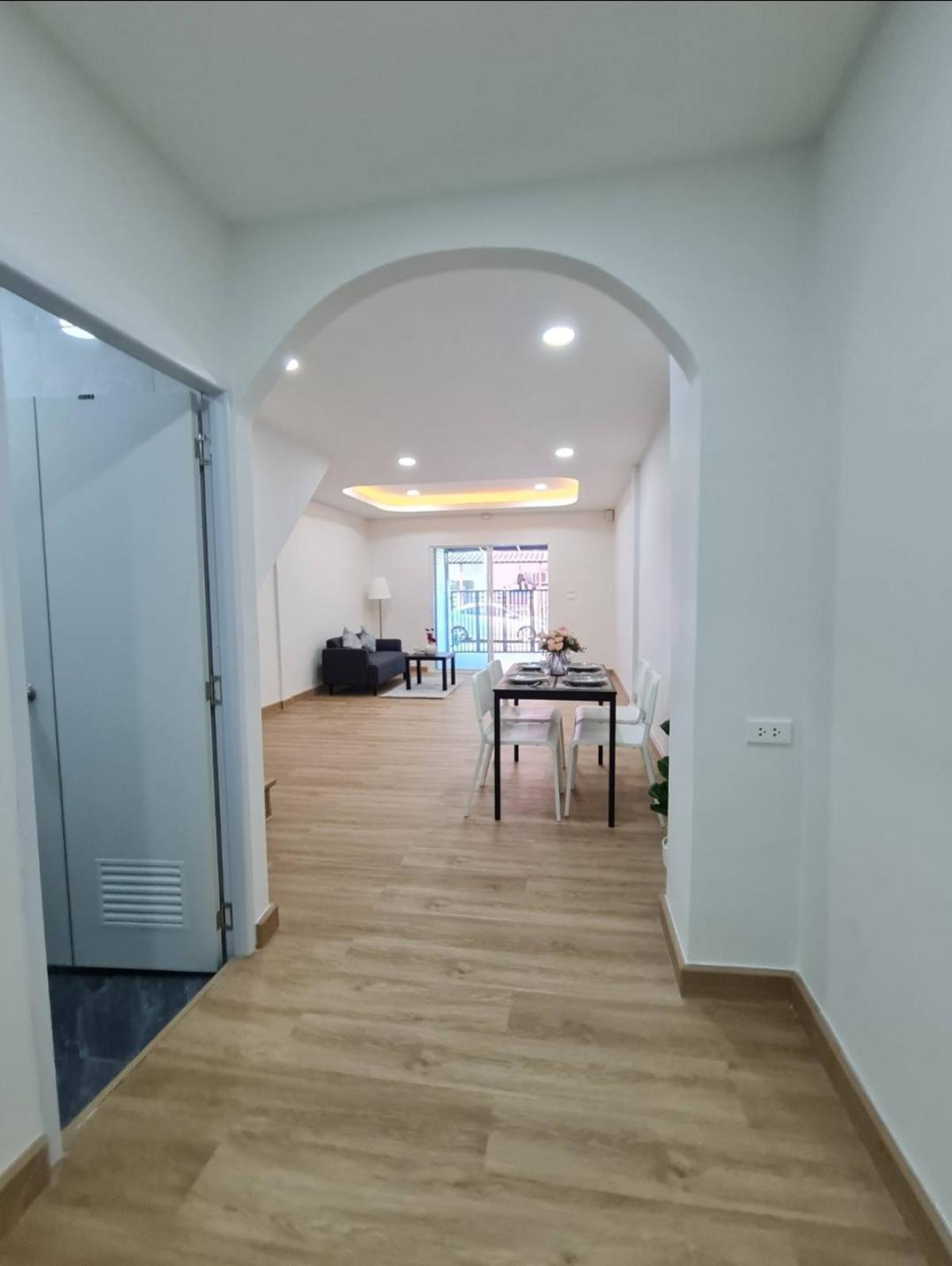 ขายทาวน์โฮมลาดพร้าว101 แฮปปี้แลนด์ : ขายทาวน์เฮ้าส์/ทาวน์โฮม  หมู่บ้าน เสนาวิลล่า 84 คลองจั่น เขต บางกะปิ กรุงเทพ CX-151217