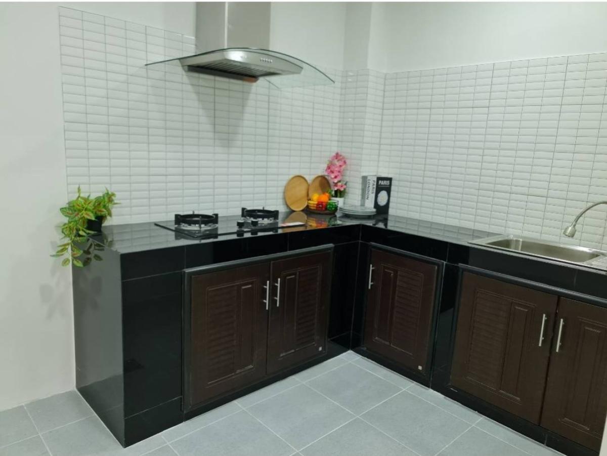 ขายทาวน์โฮมลาดพร้าว101 แฮปปี้แลนด์ : ขายทาวน์เฮ้าส์/ทาวน์โฮม  หมู่บ้าน เสนาวิลล่า 84 คลองจั่น เขต บางกะปิ กรุงเทพ CX-151217