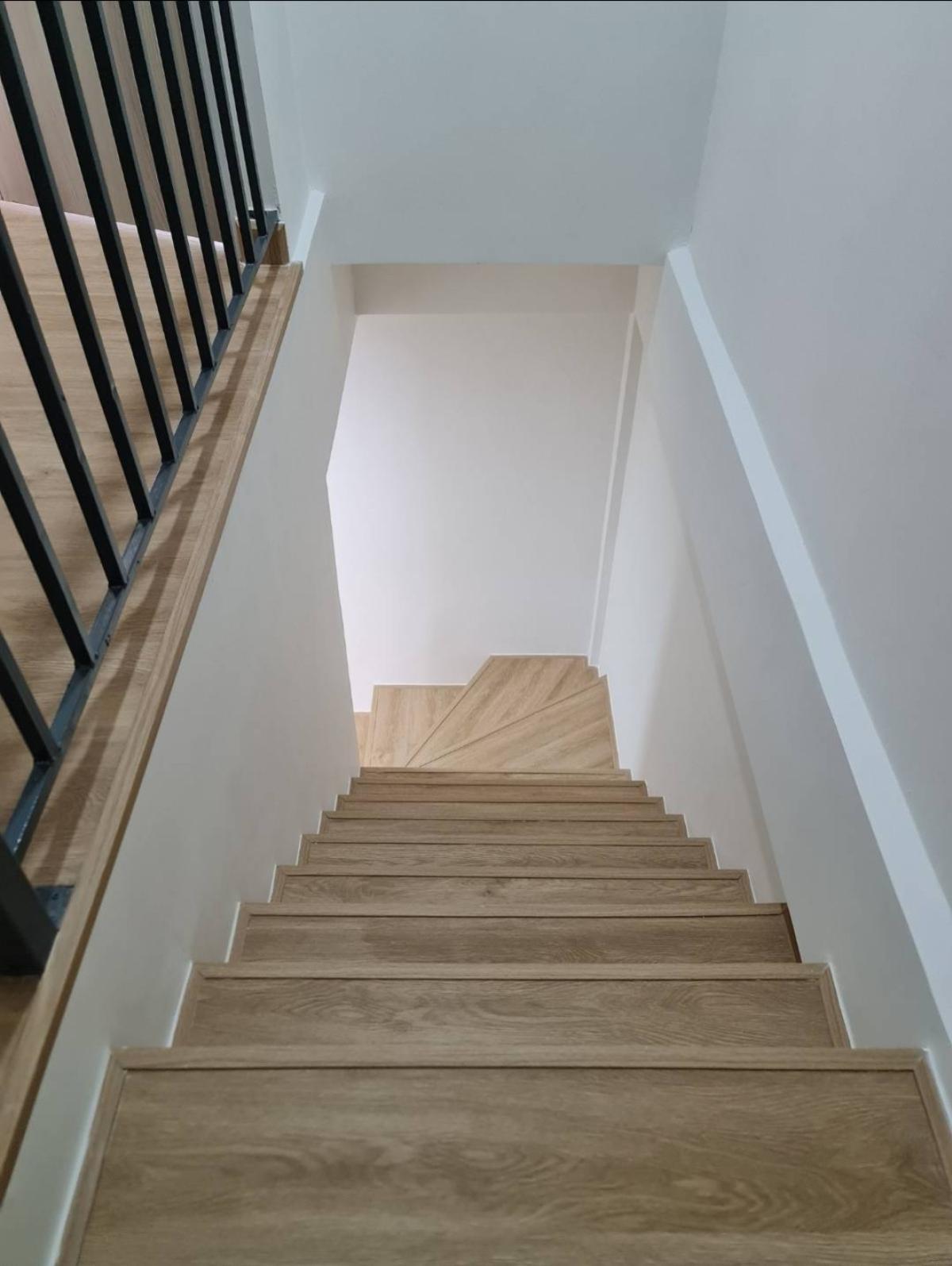 ขายทาวน์โฮมลาดพร้าว101 แฮปปี้แลนด์ : ขายทาวน์เฮ้าส์/ทาวน์โฮม  หมู่บ้าน เสนาวิลล่า 84 คลองจั่น เขต บางกะปิ กรุงเทพ CX-151217