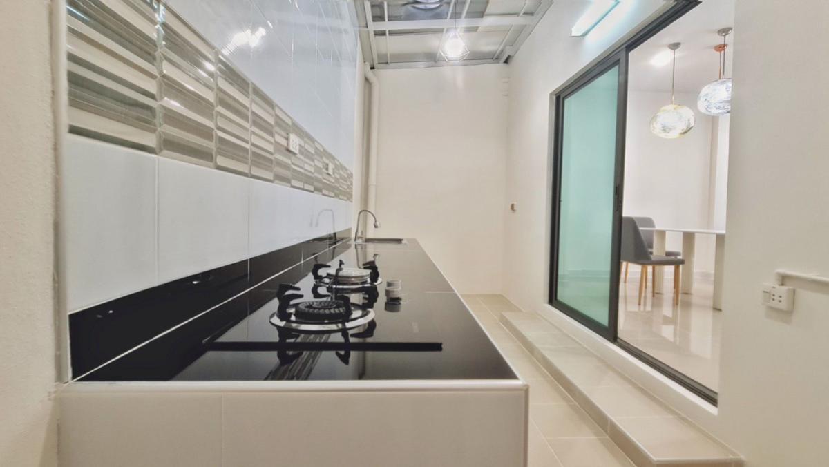 ขายทาวน์โฮมปทุมธานี รังสิต ธรรมศาสตร์ : ขายทาวน์เฮ้าส์/ทาวน์โฮม  วี คอมพาวด์ ติวานนท์-รังสิต รีโนเวทใหม่ บางกะดี เมืองปทุมธานี ปทุมธานี CX-151218