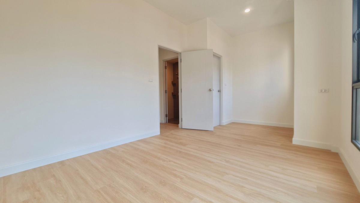 ขายทาวน์โฮมปทุมธานี รังสิต ธรรมศาสตร์ : ขายทาวน์เฮ้าส์/ทาวน์โฮม  วี คอมพาวด์ ติวานนท์-รังสิต รีโนเวทใหม่ บางกะดี เมืองปทุมธานี ปทุมธานี CX-151218