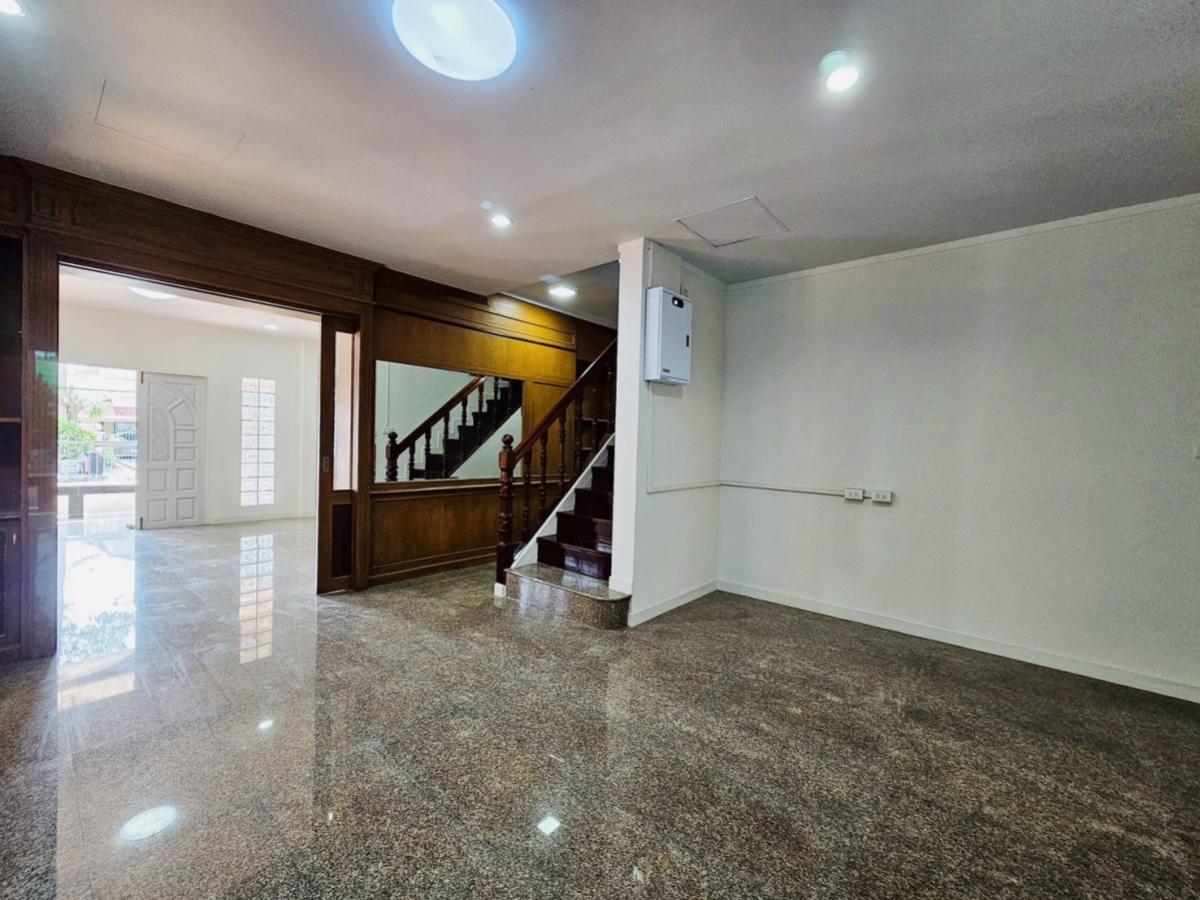 For SaleHousePhutthamonthon, Salaya : For Sale House , Baan Suan Dok Mai , Salathammasop Sop , Thawi Watthana , Bangkok , CX-151078