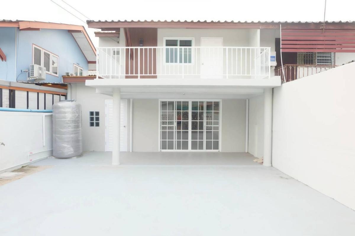 ขายทาวน์โฮมวิภาวดี ดอนเมือง หลักสี่ : ขายทาวน์เฮ้าส์/ทาวน์โฮม  ปิ่นเจริญ 3 หน้ากว้าง รีโนเวทใหม่ สีกัน เขต ดอนเมือง กรุงเทพ CX-150818