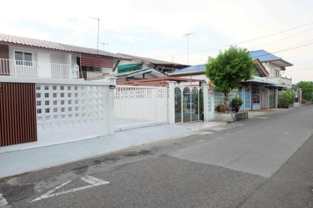 ขายทาวน์โฮมวิภาวดี ดอนเมือง หลักสี่ : ขายทาวน์เฮ้าส์/ทาวน์โฮม  ปิ่นเจริญ 3 หน้ากว้าง รีโนเวทใหม่ สีกัน เขต ดอนเมือง กรุงเทพ CX-150818