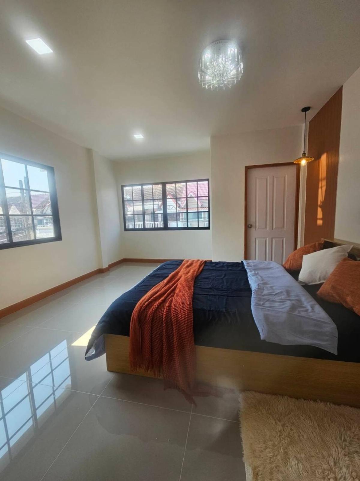 ขายทาวน์โฮมเกษตร นวมินทร์ ลาดปลาเค้า : ขายทาวน์เฮ้าส์/ทาวน์โฮม  บ้านพนมนครวิลล์ รีโนเวทใหม่ BTS-มหาวิทยาลัยเกษตรศาสตร์ จรเข้บัว เขต ลาดพร้าว กรุงเทพ CX-150622