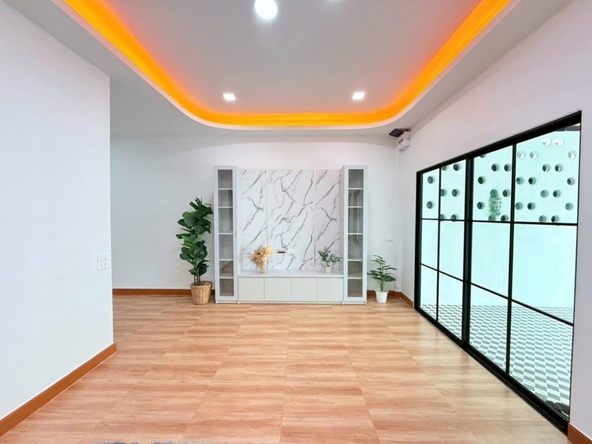 ขายทาวน์โฮมนวมินทร์ รามอินทรา : ขายทาวน์เฮ้าส์/ทาวน์โฮม  เพชรไพลิน พระยาสุเรนทร์ 35 รีโนเวทใหม่ บางชัน เขต คลองสามวา กรุงเทพ CX-150851