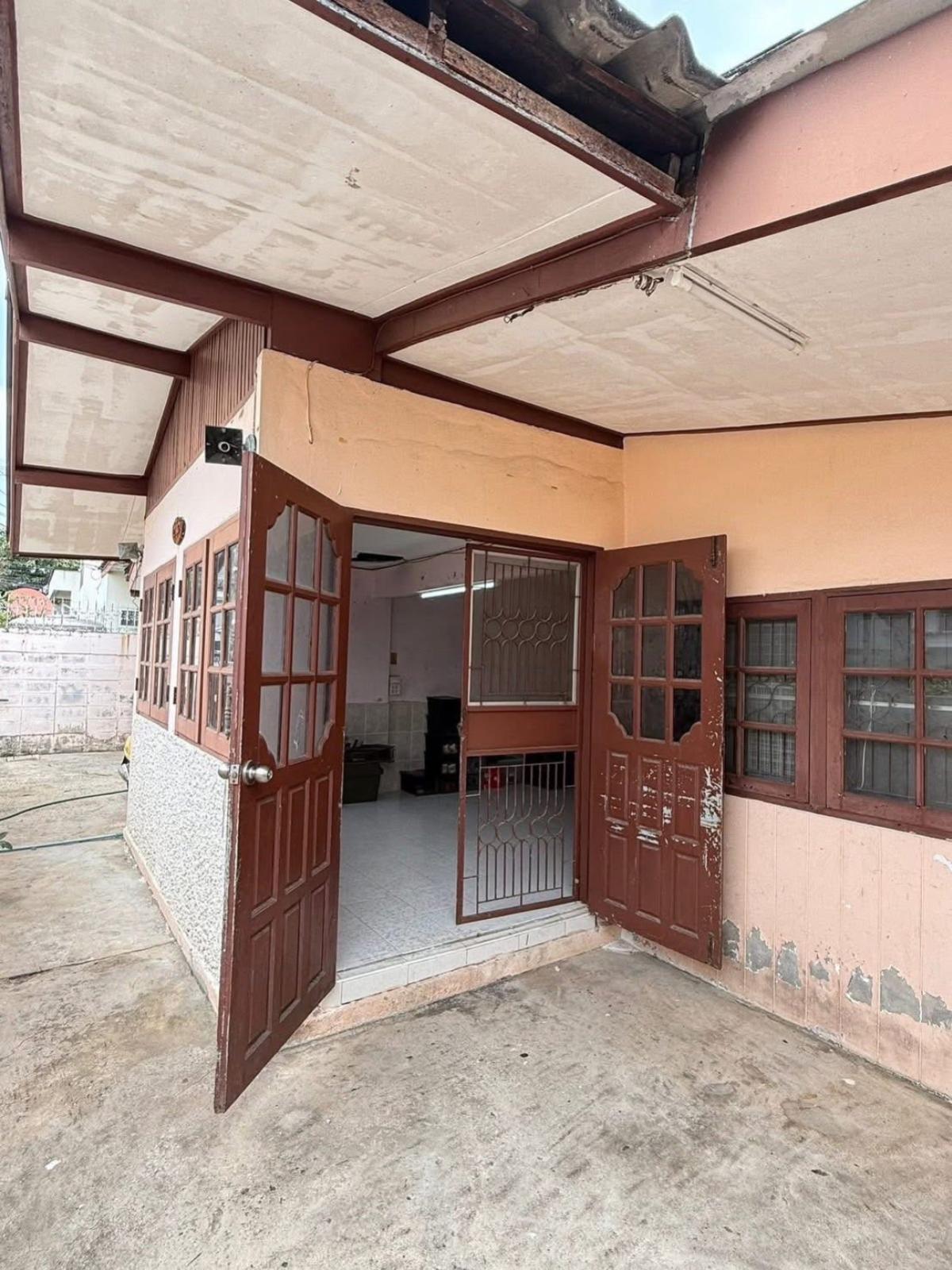 ขายบ้านเกษตร นวมินทร์ ลาดปลาเค้า : ขายบ้าน  บ้านเสนานิเวศน์ 2 จรเข้บัว เขต ลาดพร้าว กรุงเทพ CX-150829