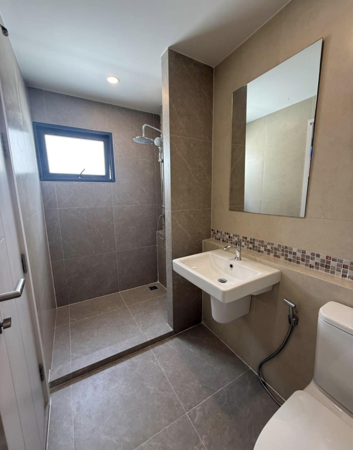 ขายทาวน์โฮมลาดกระบัง สุวรรณภูมิ : ขายทาวน์เฮ้าส์/ทาวน์โฮม  เพล็กซ์ อ่อนนุช - วงแหวน ห้องมุม รีโนเวทใหม่ ดอกไม้ เขต ประเวศ กรุงเทพ CX-150662