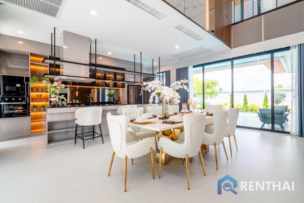 For SaleHousePattaya, Bangsaen, Chonburi : Luxury 5-Bedroom Villa near Mabprachan Lake, Pattaya