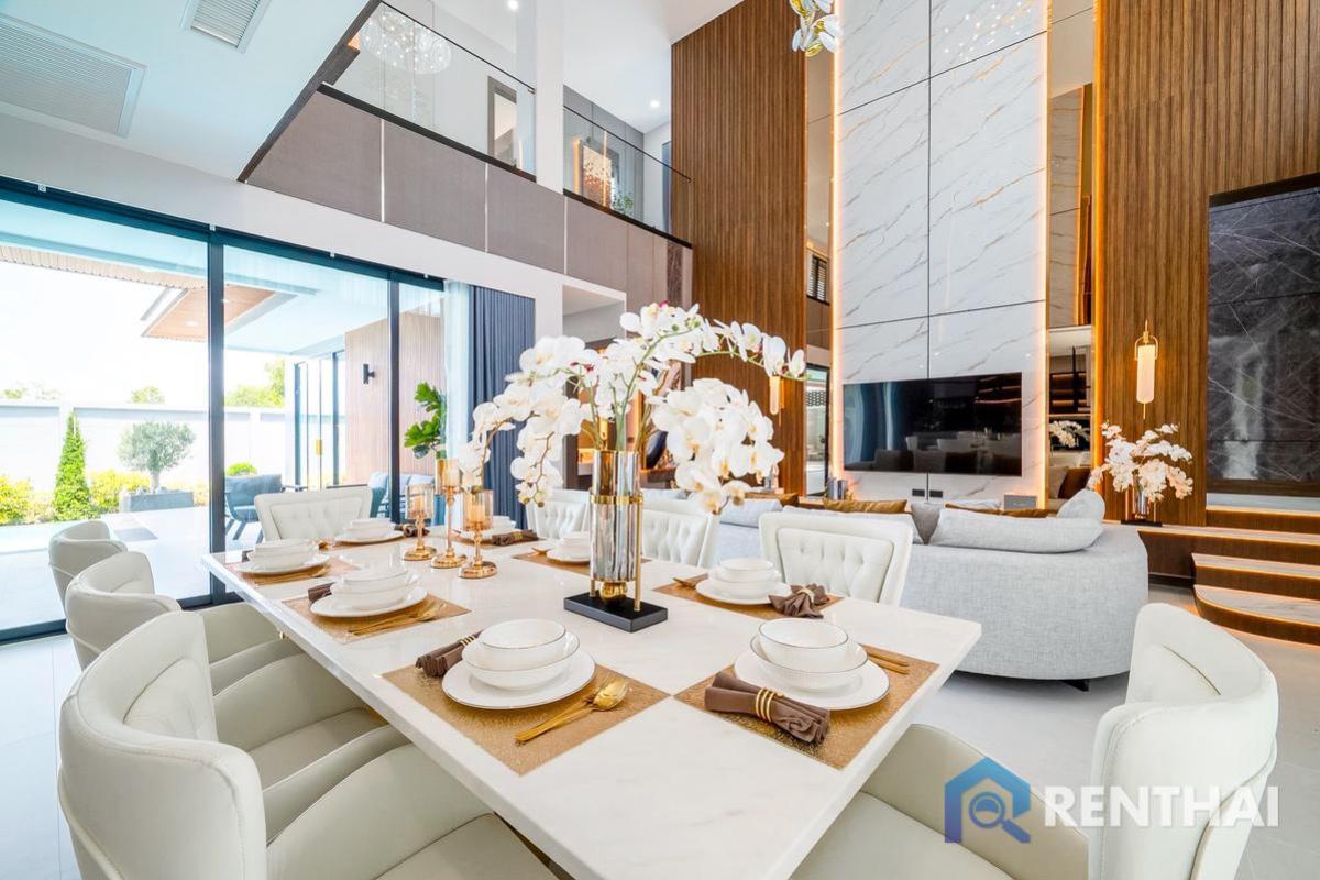 For SaleHousePattaya, Bangsaen, Chonburi : Luxury 5-Bedroom Villa near Mabprachan Lake, Pattaya