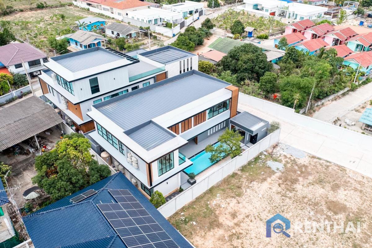 For SaleHousePattaya, Bangsaen, Chonburi : Luxury 5-Bedroom Villa near Mabprachan Lake, Pattaya