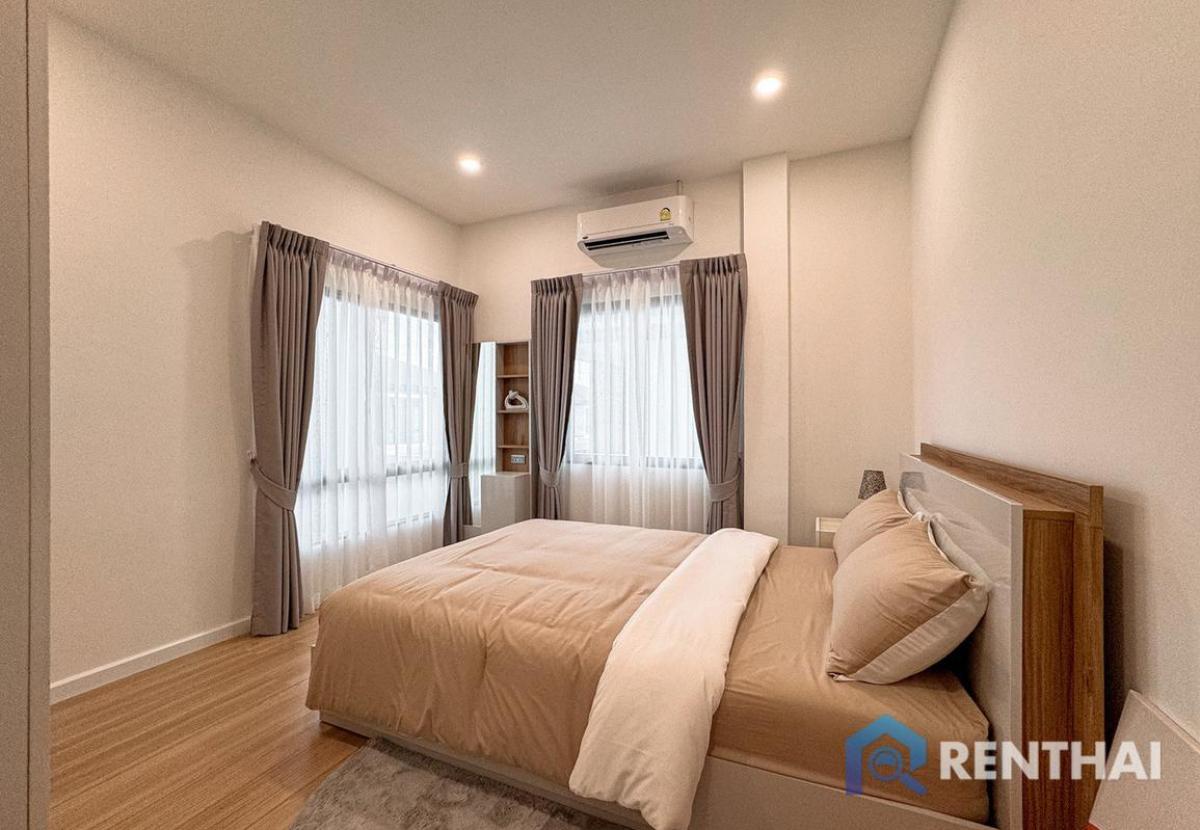 For SaleHousePattaya, Bangsaen, Chonburi : Twin house, 2-storey, Modern Tropical style with a bright and airy design, fully furnished.