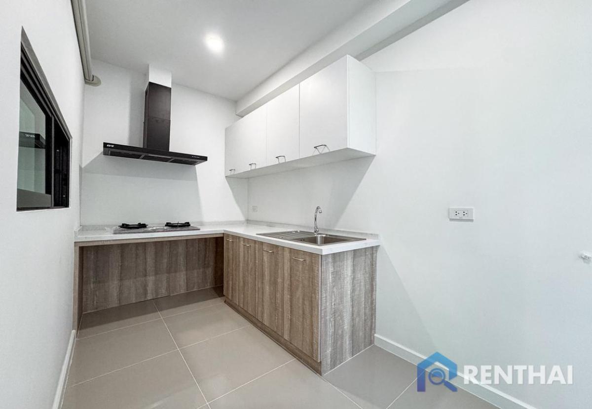 For SaleHousePattaya, Bangsaen, Chonburi : Twin house, 2-storey, Modern Tropical style with a bright and airy design, fully furnished.