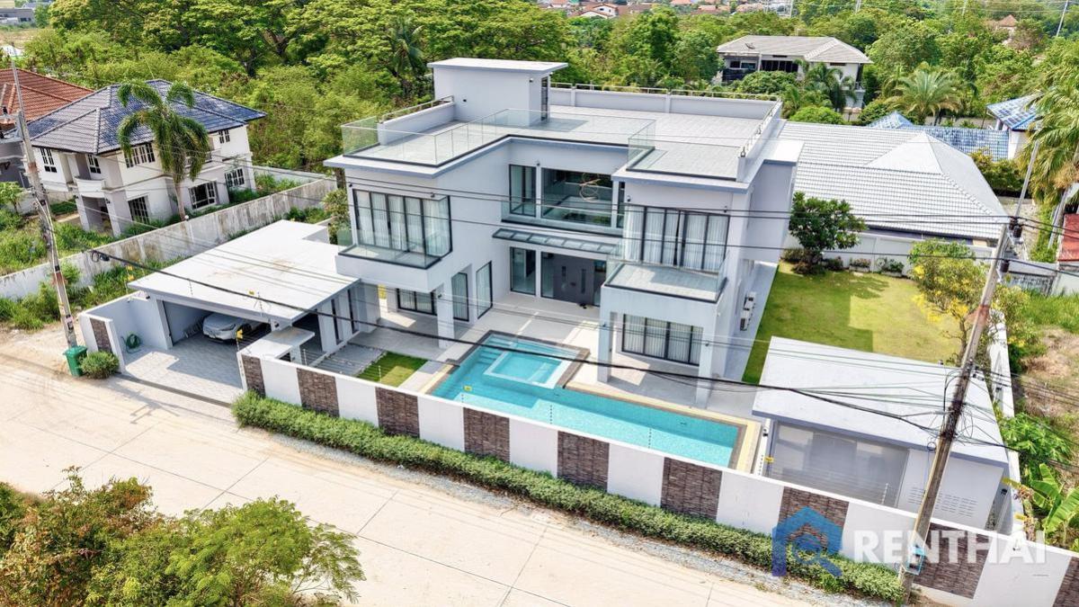 For SaleHousePattaya, Bangsaen, Chonburi : Luxury pool villa for sale near Mabprachan Lake,