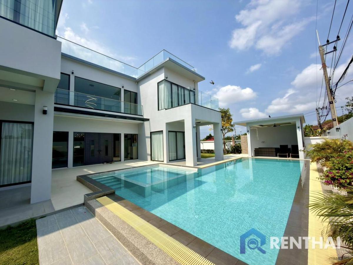 For SaleHousePattaya, Bangsaen, Chonburi : Luxury pool villa for sale near Mabprachan Lake,