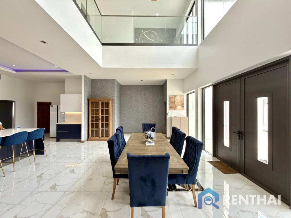 For SaleHousePattaya, Bangsaen, Chonburi : Luxury pool villa for sale near Mabprachan Lake,