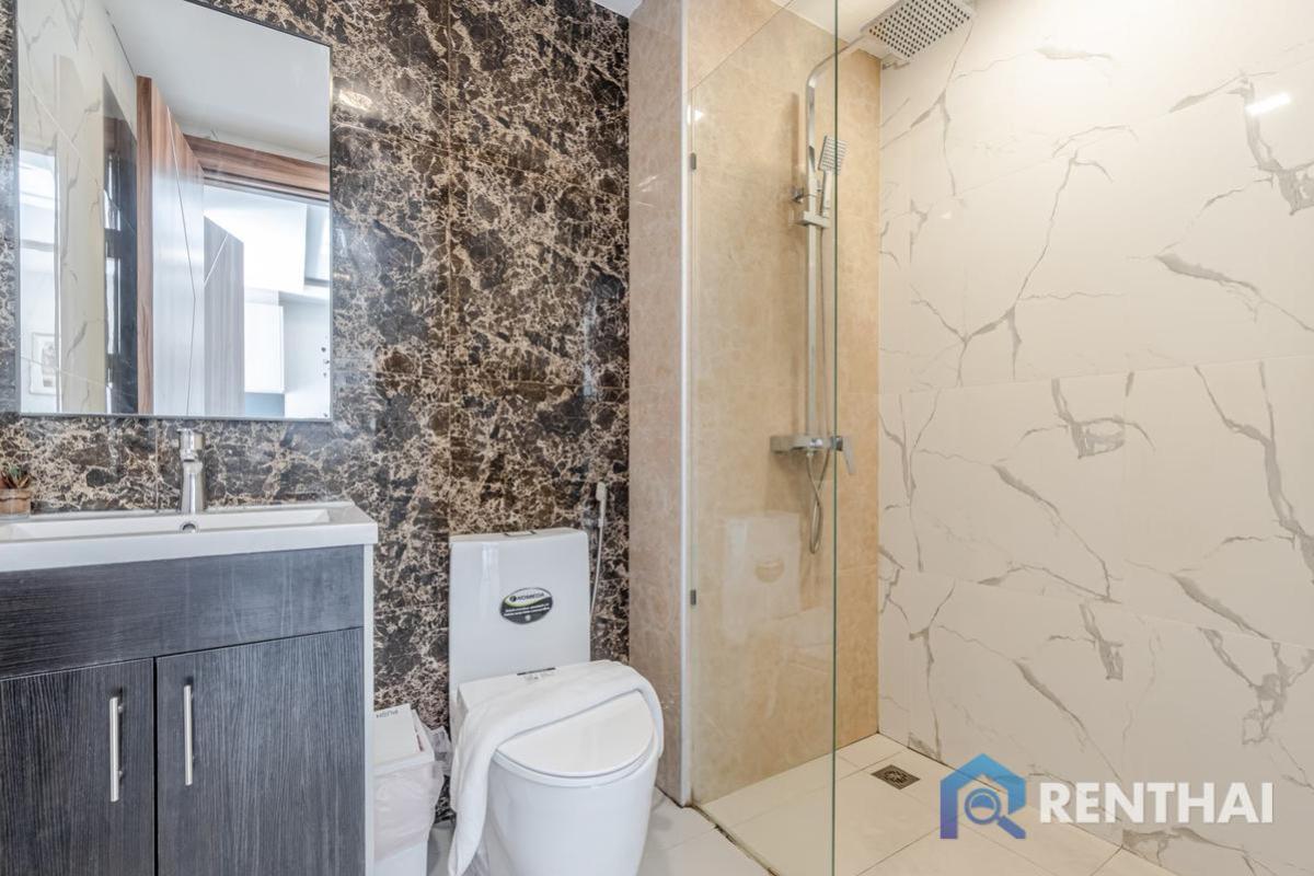 For SaleCondoPattaya, Bangsaen, Chonburi : Hot Deal! Luxury 1-Bedroom Resort-Style Condo at Arcadia Beach Resort