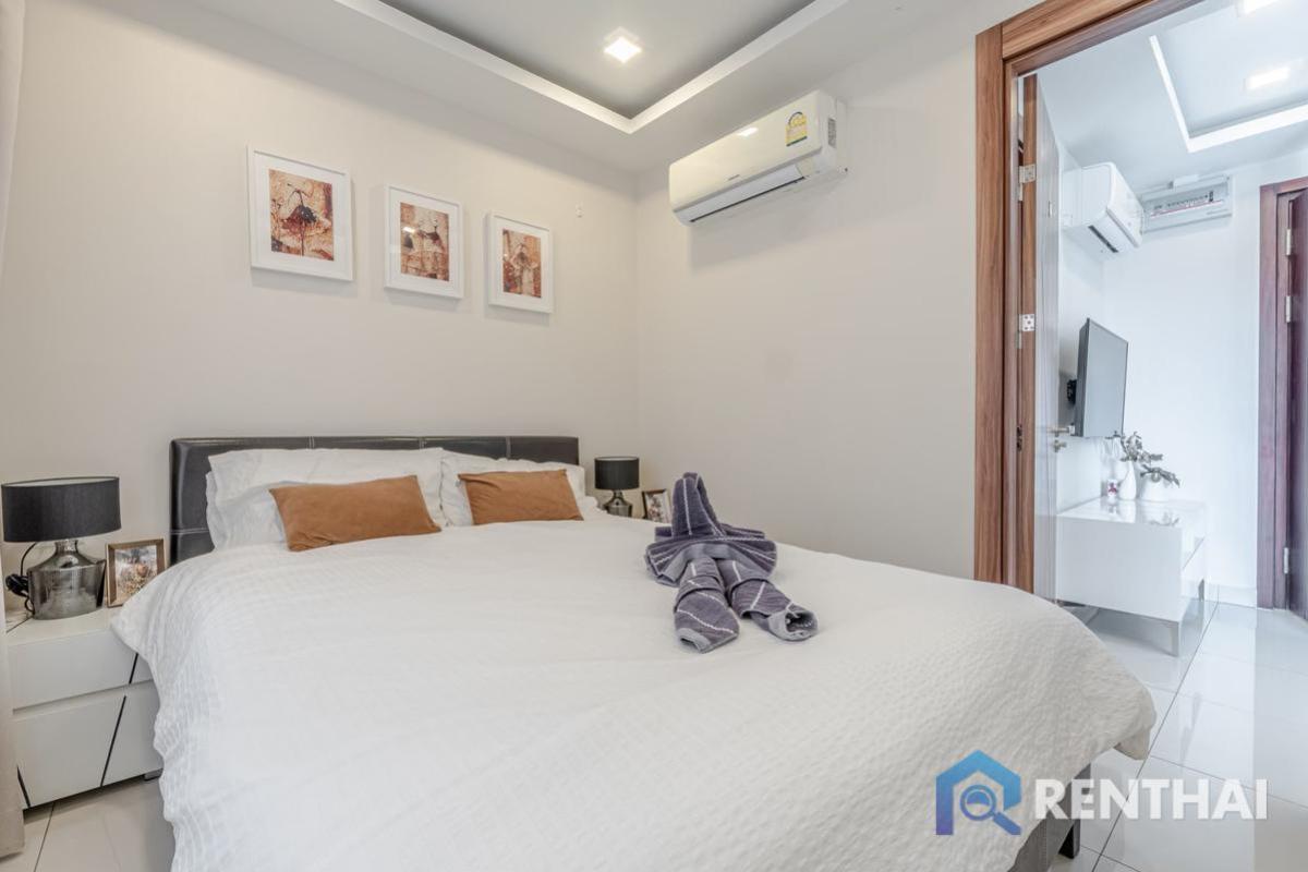 For SaleCondoPattaya, Bangsaen, Chonburi : Hot Deal! Luxury 1-Bedroom Resort-Style Condo at Arcadia Beach Resort