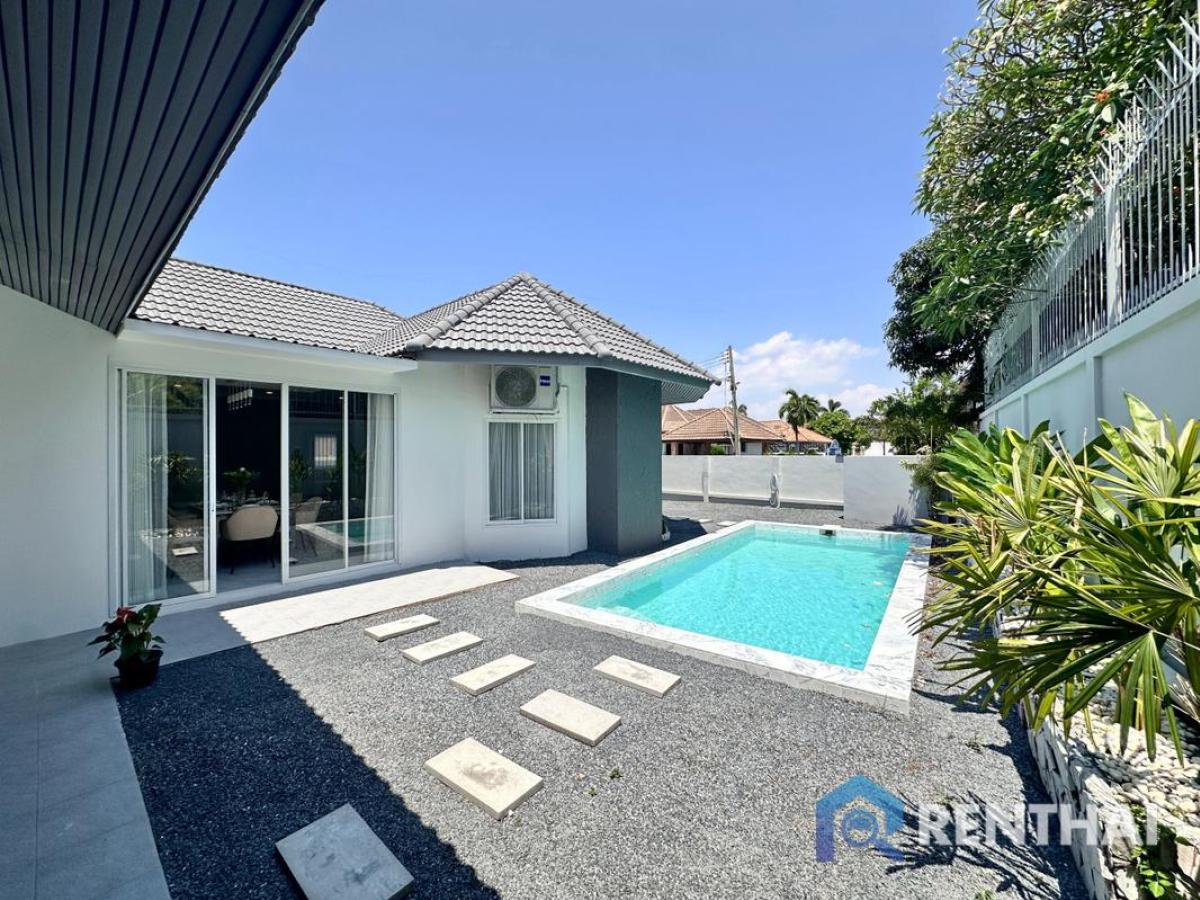 For SaleHousePattaya, Bangsaen, Chonburi : ready-to-move-in pool villa in Srisuk Village Pattaya