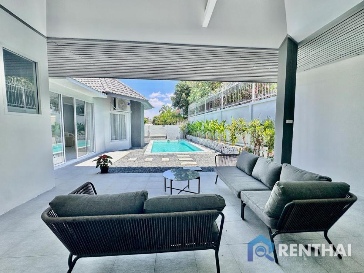 For SaleHousePattaya, Bangsaen, Chonburi : ready-to-move-in pool villa in Srisuk Village Pattaya