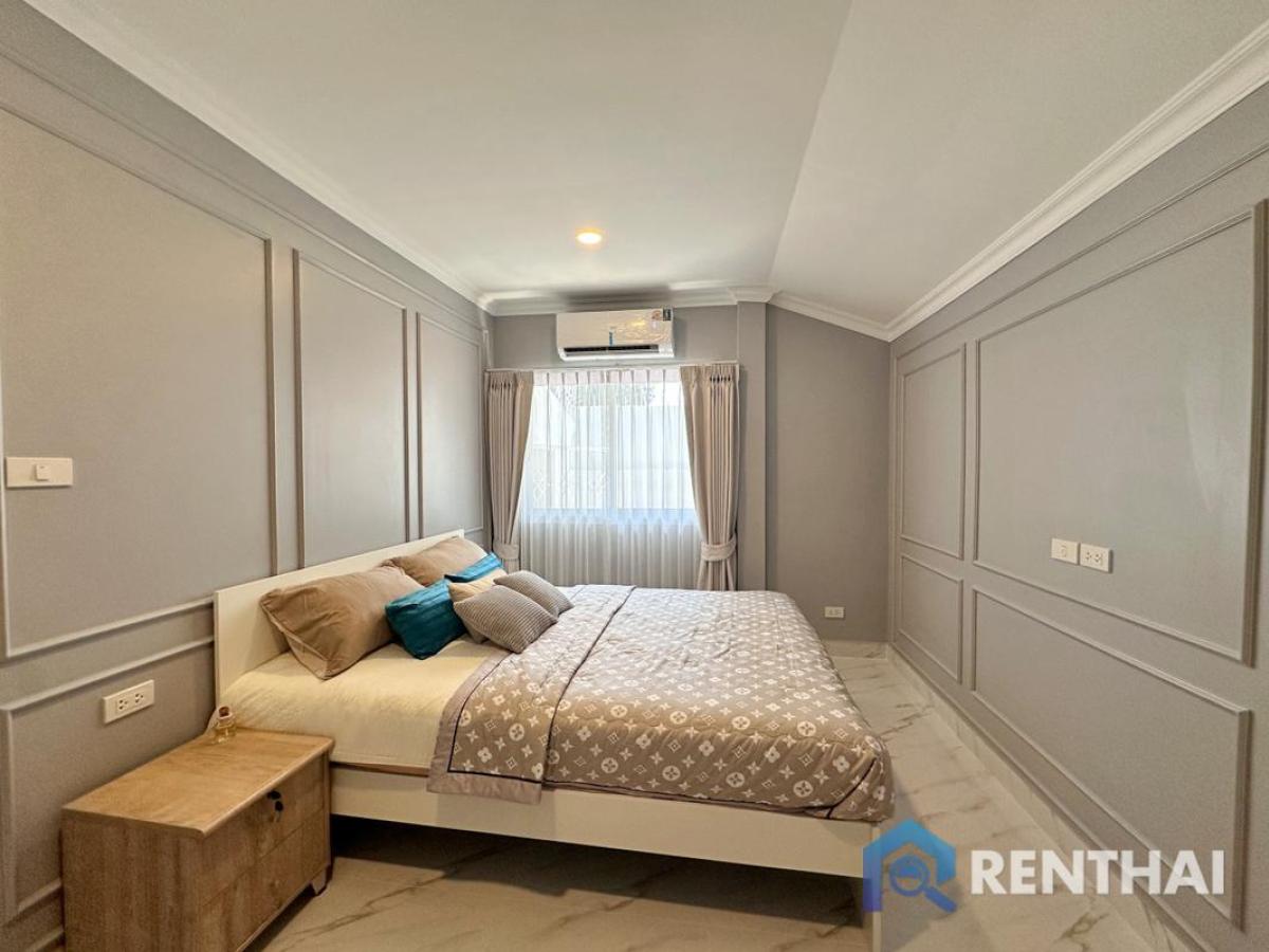 For SaleHousePattaya, Bangsaen, Chonburi : ready-to-move-in pool villa in Srisuk Village Pattaya