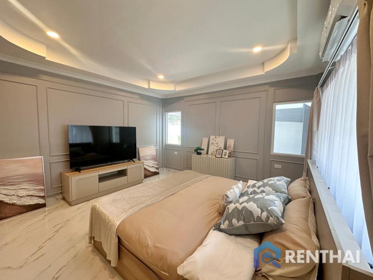 For SaleHousePattaya, Bangsaen, Chonburi : ready-to-move-in pool villa in Srisuk Village Pattaya