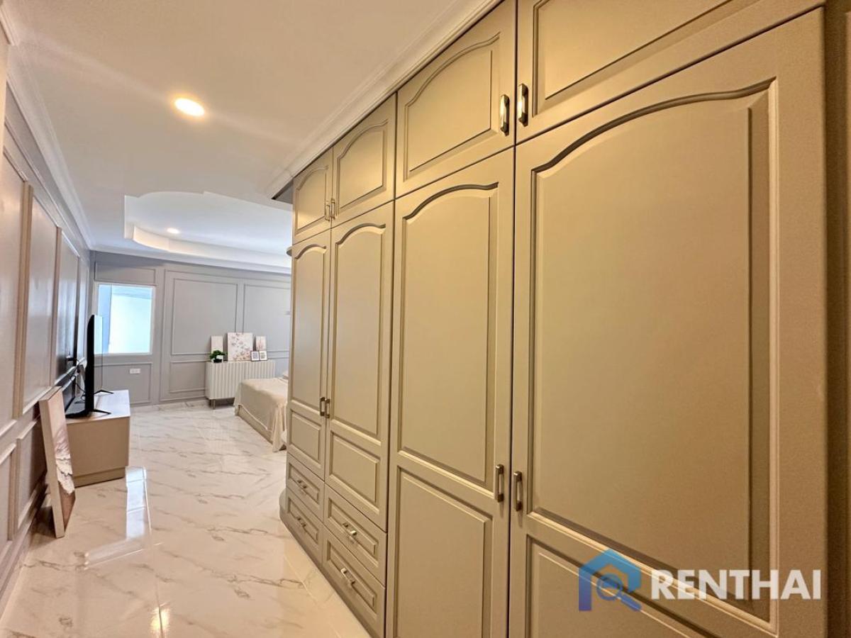 For SaleHousePattaya, Bangsaen, Chonburi : ready-to-move-in pool villa in Srisuk Village Pattaya