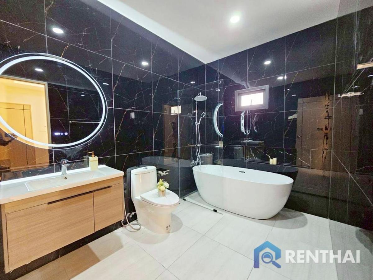 For SaleHousePattaya, Bangsaen, Chonburi : For sale house 4 bedrooms at Takhian Tia