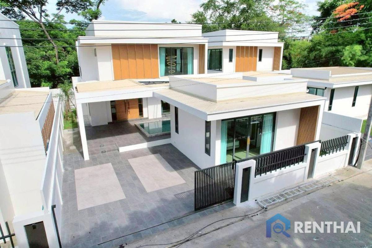 For SaleHousePattaya, Bangsaen, Chonburi : brand-new pool villas just 1.5 km from Jomtien Beach.