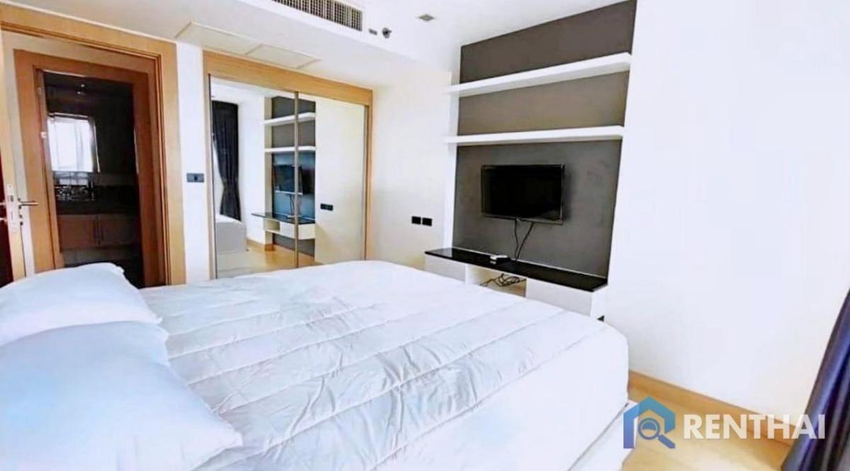 For SaleCondoPattaya, Bangsaen, Chonburi : Ocean View Condo at The Cliff: 1-Bedroom Condo in Pattaya, Fully Furnished
