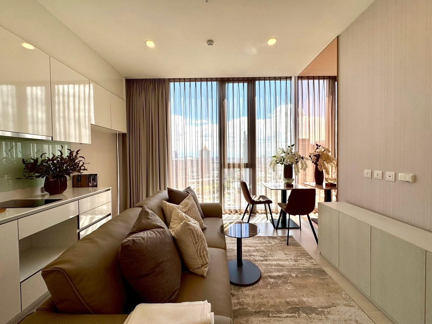 ให้เช่าคอนโดเกษตรศาสตร์ รัชโยธิน : ✨ FOR RENT | Mazarine Ratchayothin Luxury Condo ใกล้ BTS รัชโยธิน ✨

คอนโด High Rise ทำเลศักยภาพ ใจกลางรัชโยธิน
ติด Major รัชโยธิน เดินทางสะดวก ใกล้ BTS และห้างสรรพสินค้าชั้นนำ