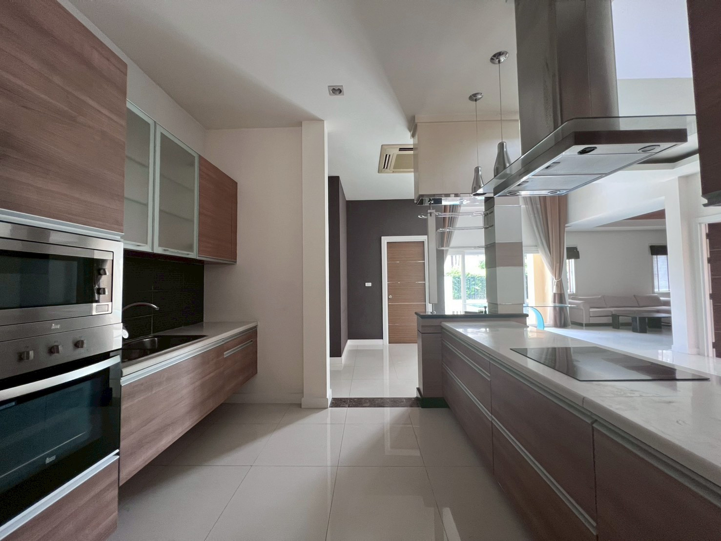 ให้เช่าบ้านลาดกระบัง สุวรรณภูมิ : บ้านให้เช่าใกล้เจมโมโพลิสบางนา