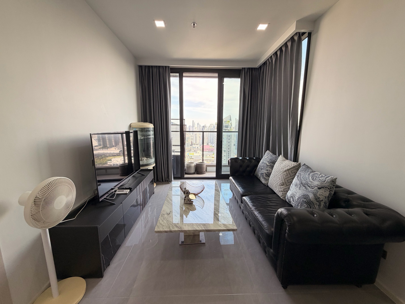 ให้เช่าคอนโดพระราม 9 เพชรบุรีตัดใหม่ RCA : 2Bedroom One9Five Asoke Rama9