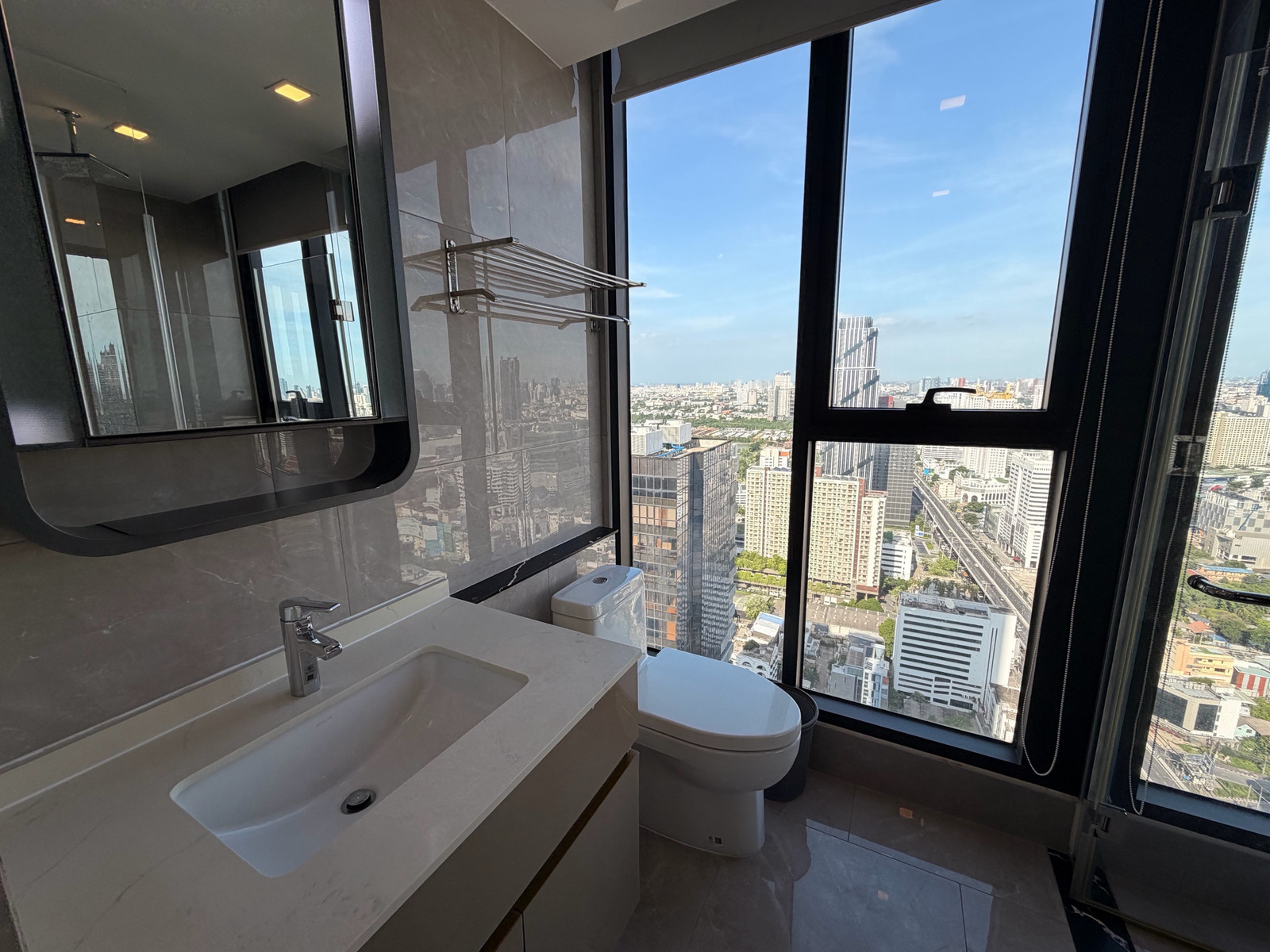 ให้เช่าคอนโดพระราม 9 เพชรบุรีตัดใหม่ RCA : 2Bedroom One9Five Asoke Rama9