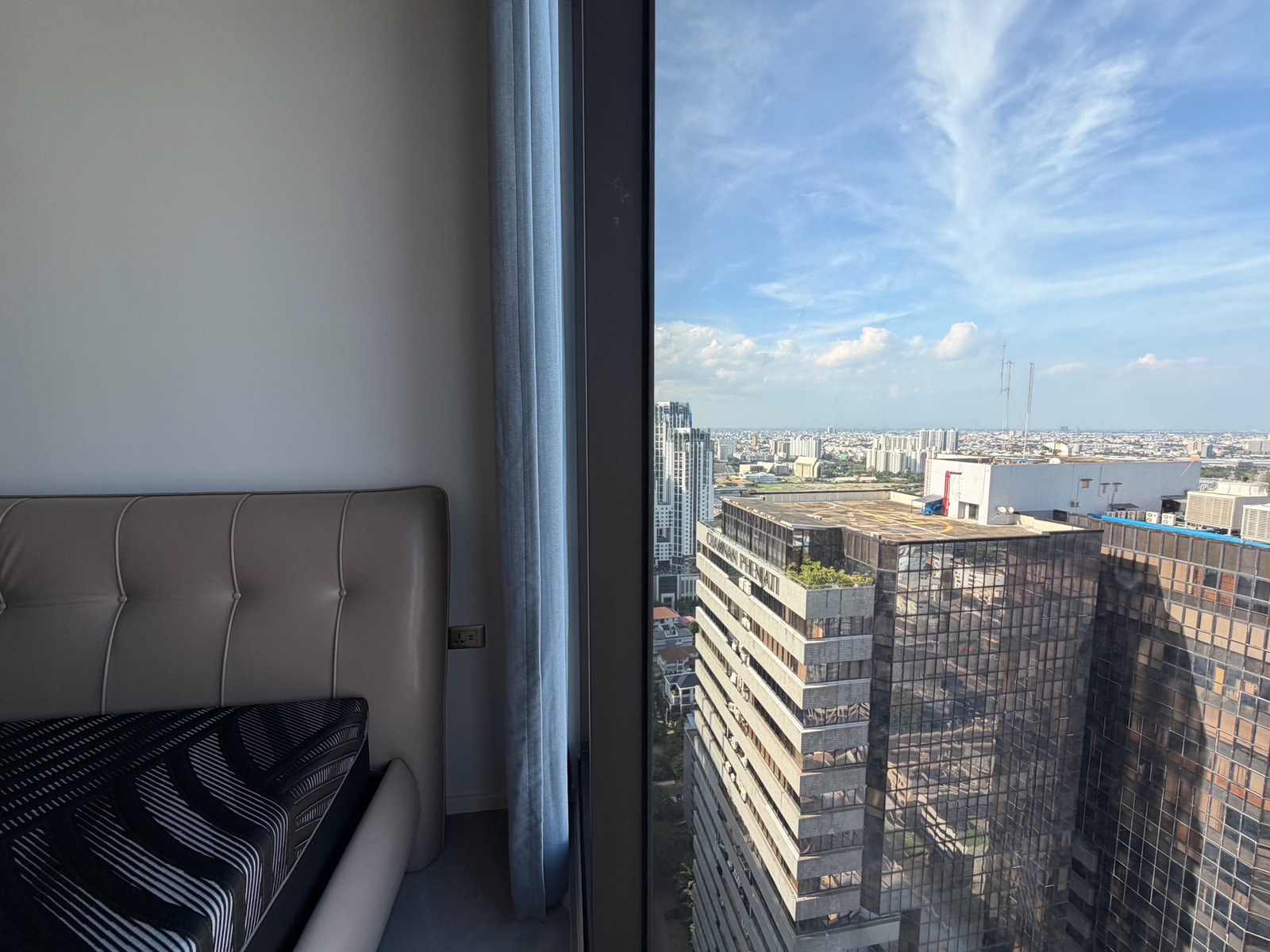 ให้เช่าคอนโดพระราม 9 เพชรบุรีตัดใหม่ RCA : 2Bedroom One9Five Asoke Rama9
