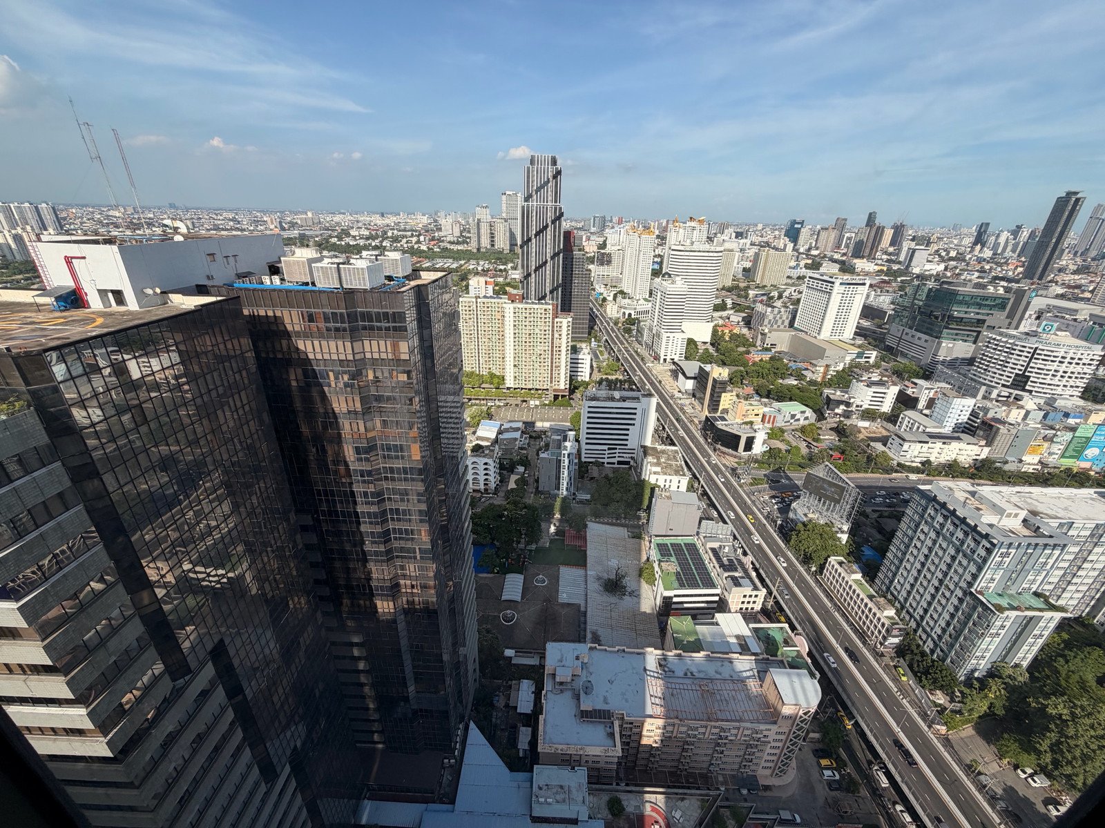 ให้เช่าคอนโดพระราม 9 เพชรบุรีตัดใหม่ RCA : 2Bedroom One9Five Asoke Rama9