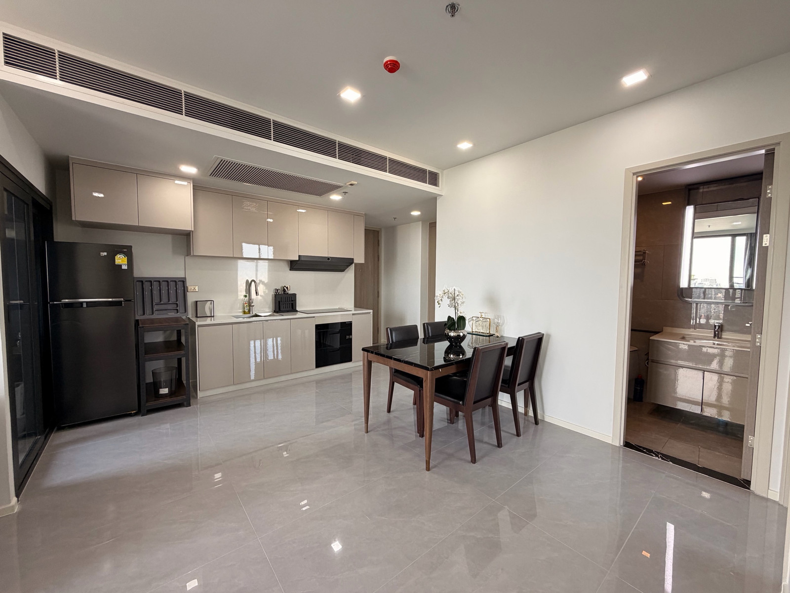 ให้เช่าคอนโดพระราม 9 เพชรบุรีตัดใหม่ RCA : 2Bedroom One9Five Asoke Rama9