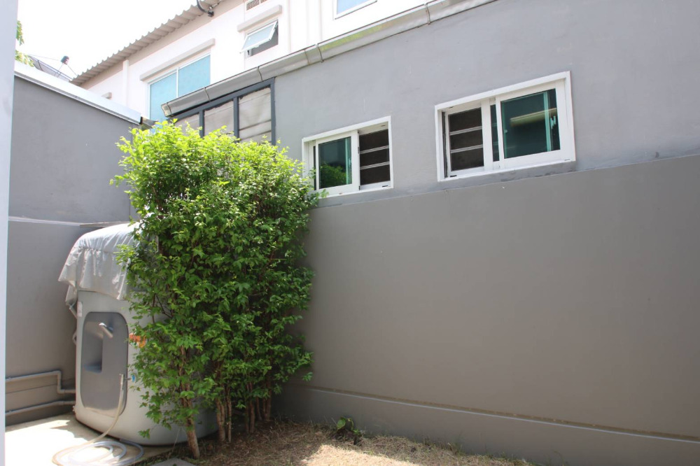 ให้เช่าทาวน์โฮมมีนบุรี-ร่มเกล้า : ให้เช่าอินดี้ ร่มเกล้า ติดตลาดสด ใกล้แอร์พอร์ตลิงค์ สนามบินสุวรรณภูมิ