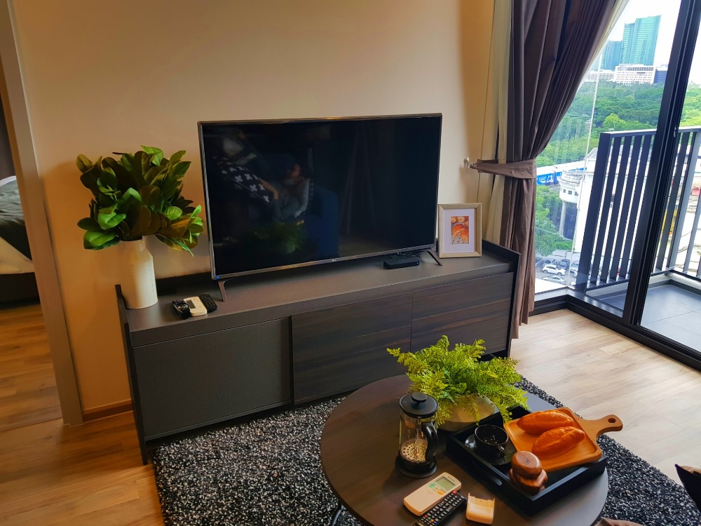 For RentCondoSapankwai,Jatujak : The Line Jatujak, 2 bedrooms, 2 bathrooms, corner unit, real view, pool view, fully furnished 62.5 sqm.