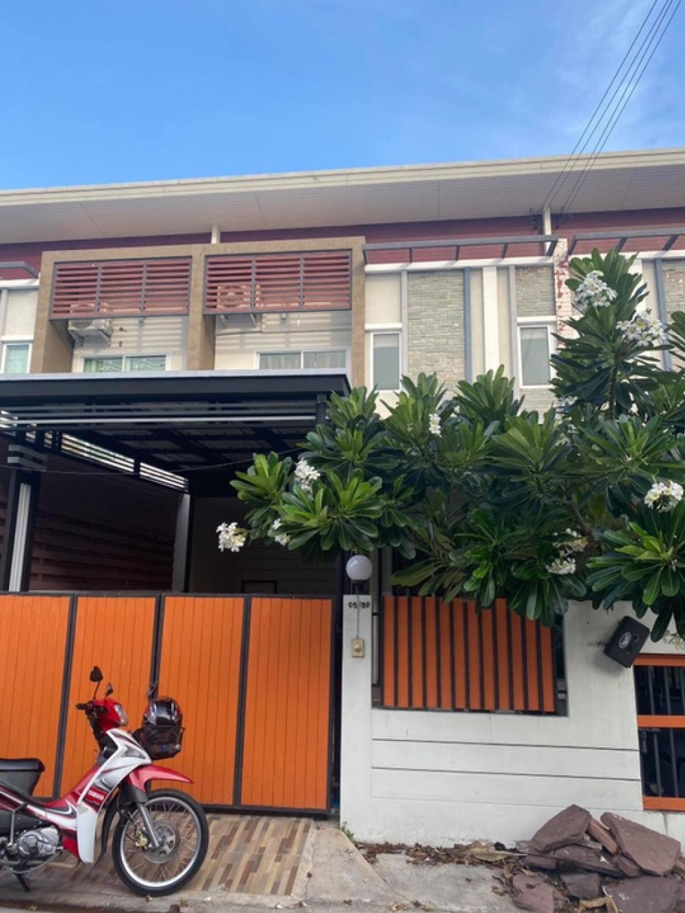 ให้เช่าสมุทรปราการ สำโรง : ทาวน์โฮมใหม่ 11,000.-นครทองลิฟวิ่ง ใกล้รถไฟฟ้าปากน้ำโรบินสัน 3นอน2น้ำมีครัว จอดรถ3คัน เฟอร์แอร์พร้อมอยู่