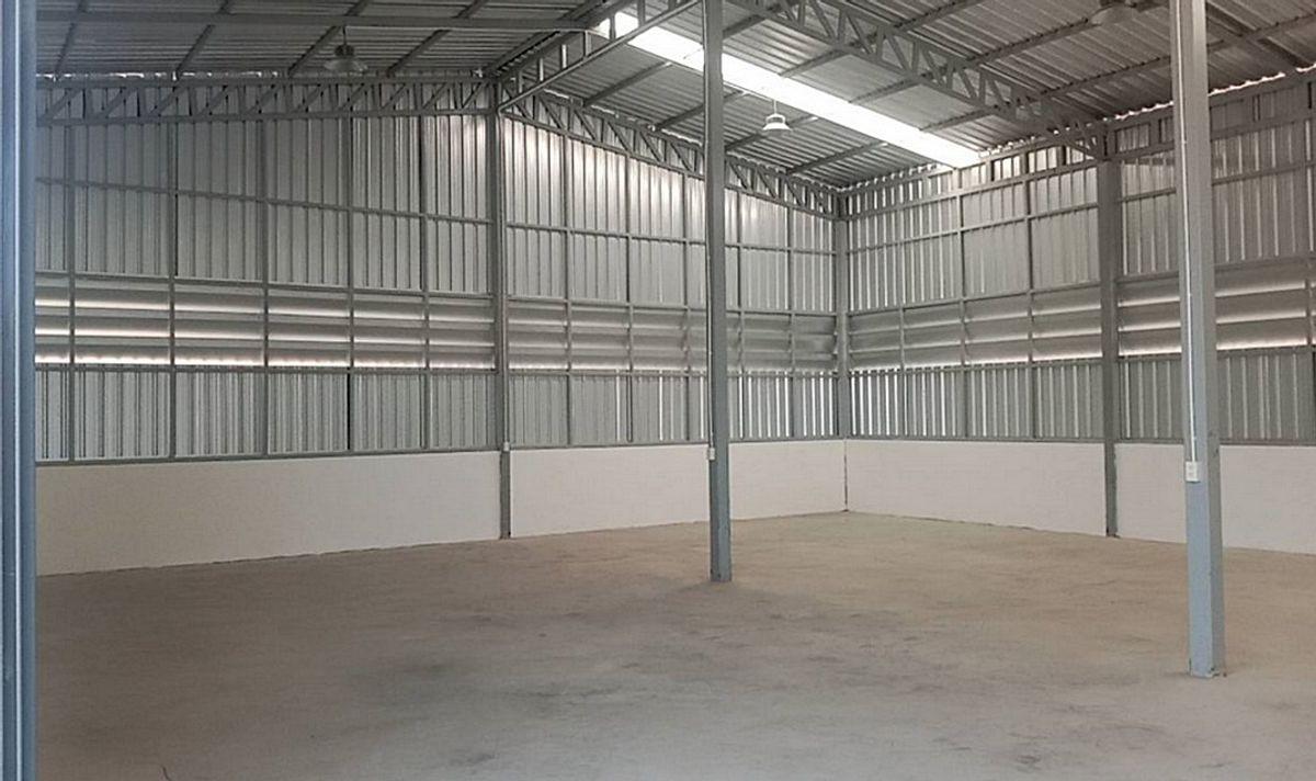 For RentWarehouseChachoengsao : Inquire, call 081-147-8118, warehouse for rent on Bang Na Road, near Suvarnabhumi Laem Chabang Port Nick, Amata Nakorn Waran