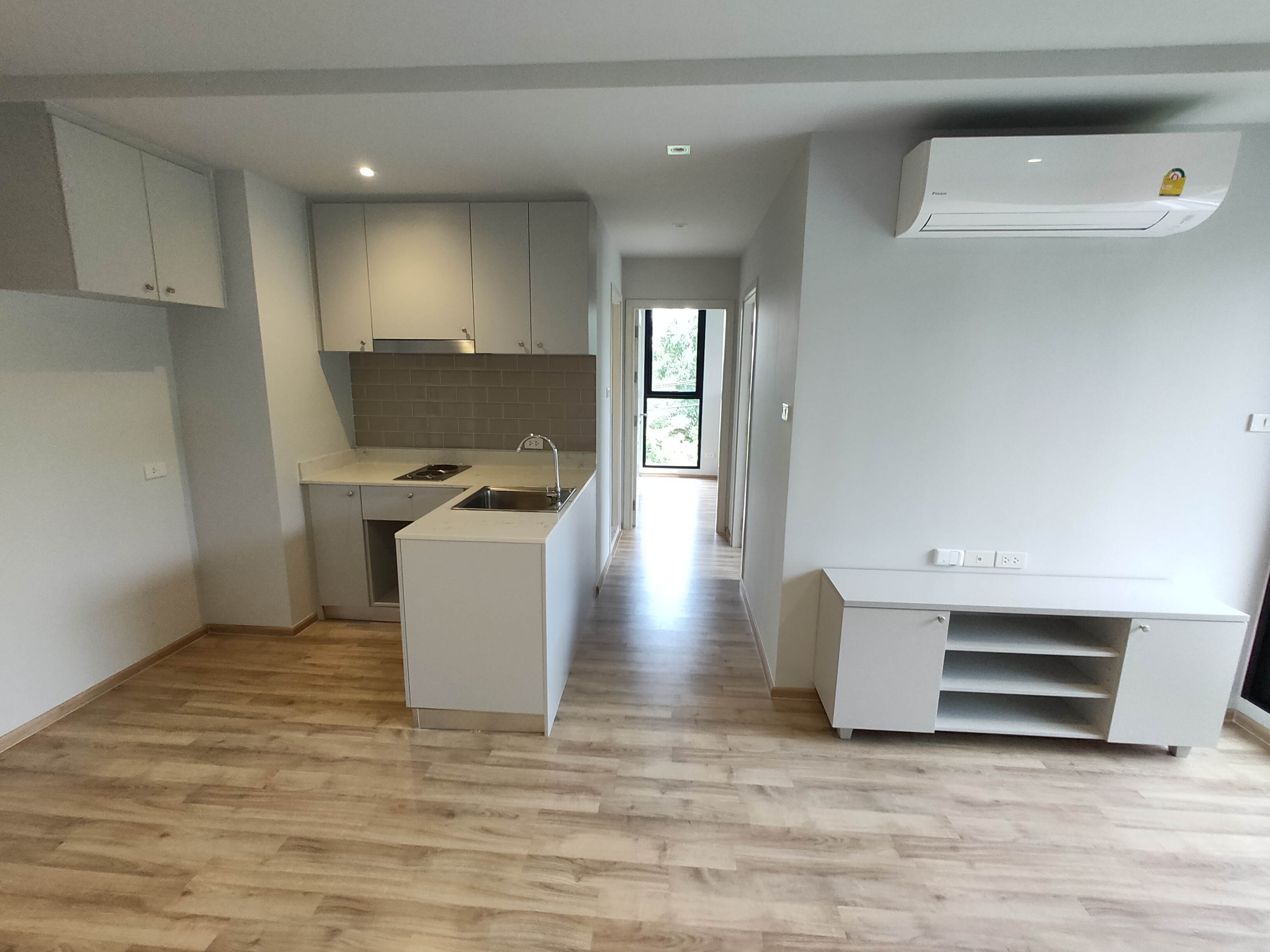 ขายคอนโดเกษตร นวมินทร์ ลาดปลาเค้า : For Sale 4.15 mb. Condo NEWERA เอกมัย-รามอินทรา Corner Unit  2 Bedroom Size 48 Sq.m.