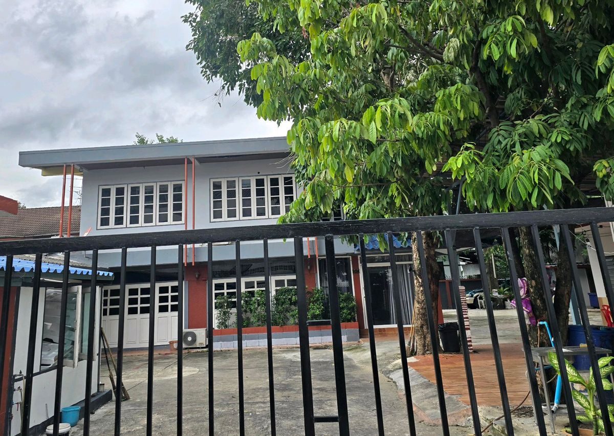 ให้เช่าบ้านรัชดา ห้วยขวาง : ให้เช่า บ้านเดี่ยว2ชั้น 150 ตรว. เหมาะทำออฟฟิศ กระจายสินค้า ไลฟ์สด ถนน สุทธิสาร รัชดา ห้วยขวาง