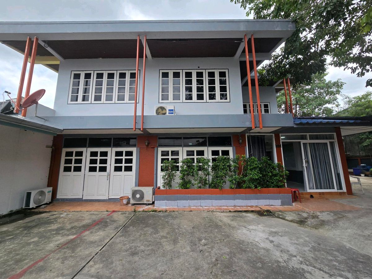 ให้เช่าบ้านรัชดา ห้วยขวาง : ให้เช่า บ้านเดี่ยว2ชั้น 150 ตรว. เหมาะทำออฟฟิศ กระจายสินค้า ไลฟ์สด ถนน สุทธิสาร รัชดา ห้วยขวาง