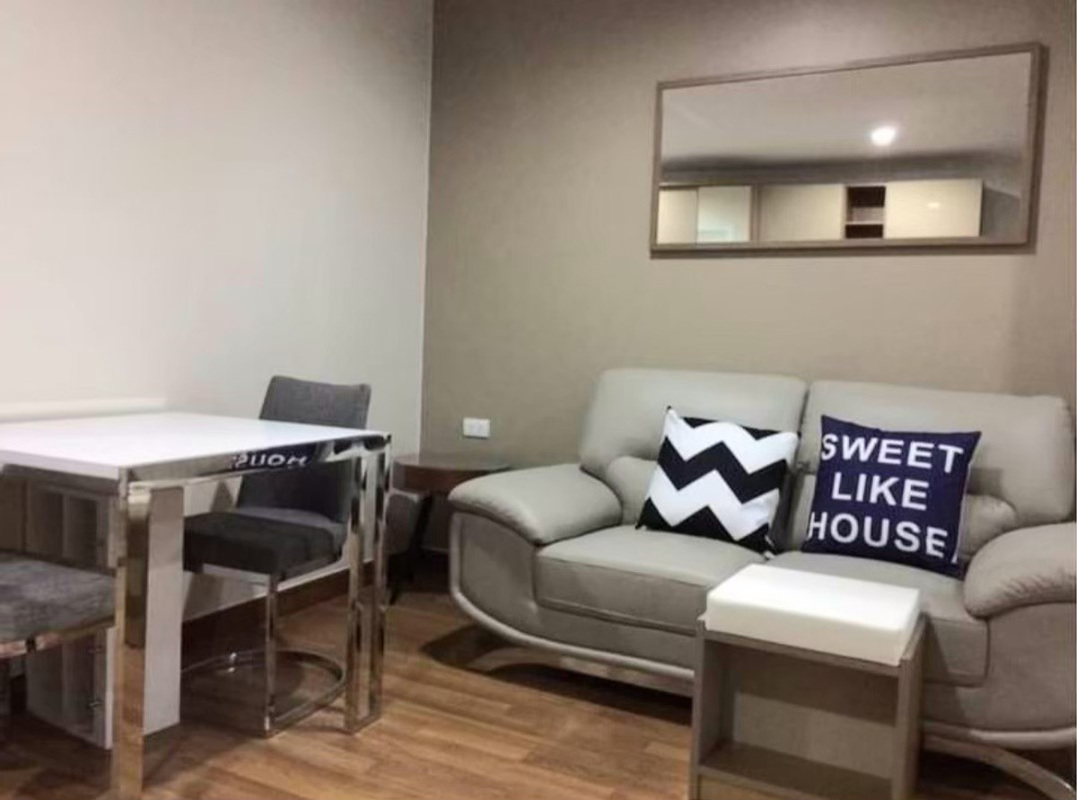 For RentCondoOnnut, Udomsuk : 🍀Condo for rent Regent home Sukhumvit 81 near BTS On Nut, beautiful room with wallpaper, fully furnished, washing machine only 12000-